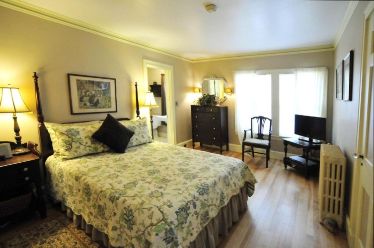 Brewster Inn