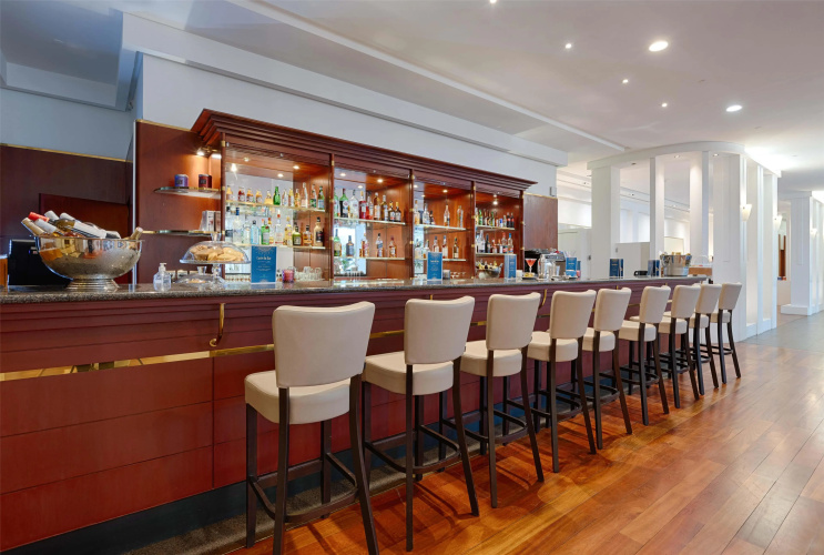 Evergreen Laurel Hotel photo 28