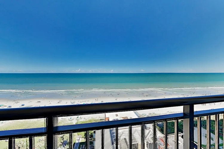 1559gran 3 Bedroom Condo