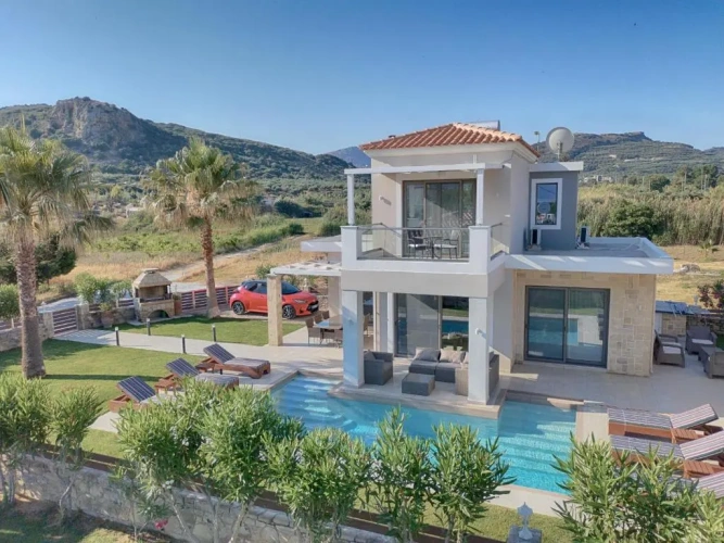 3 Bedrooms Villa