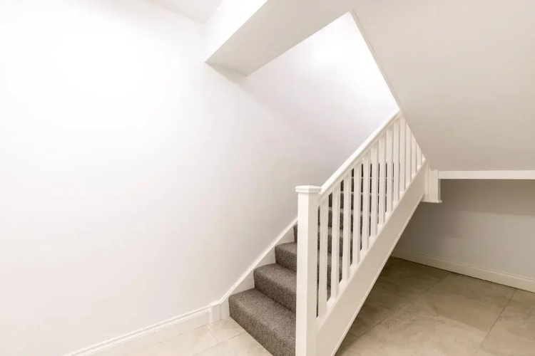 Bright & Elegant Chelsea Getaway: Private Balcony!