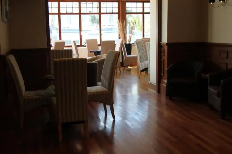 Palm Court Hotel