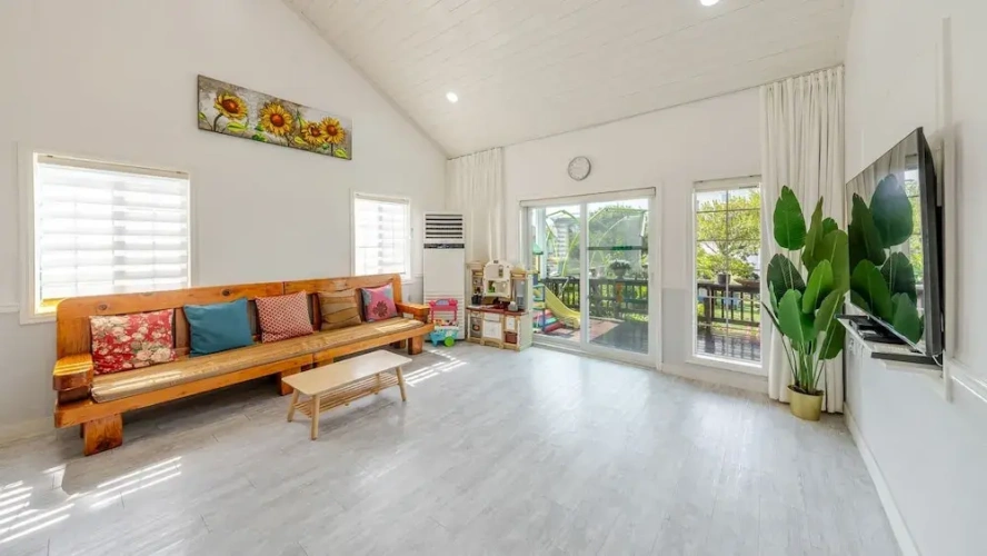 4 Bedrooms Villa with balcony