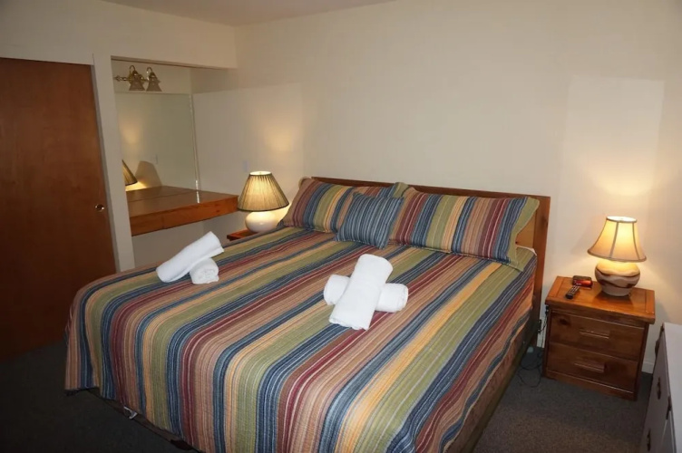 652 4 Bedroom Condo