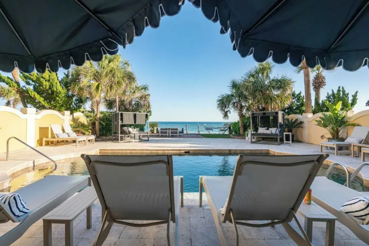 Promenade - Beach Front Mansion w Breathtaking Views & Pool!