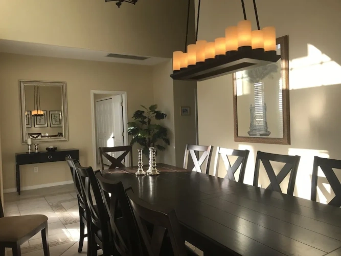 5 Bedrooms Villa