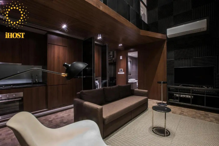 Expressionz Suites by V&C
