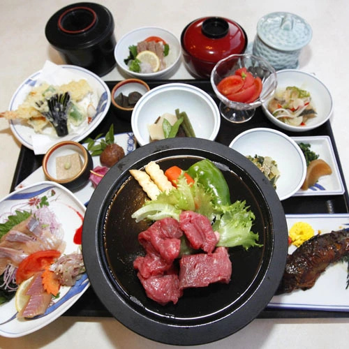 Kokumin Shukusha Furuiwayaso