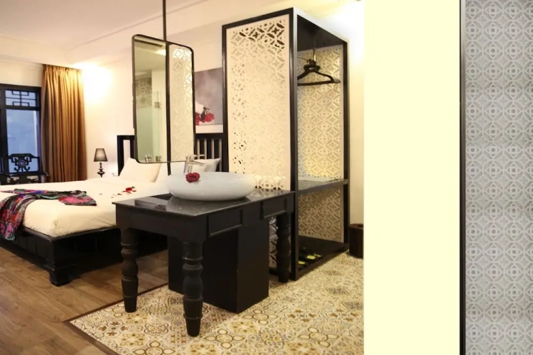 1 Bedroom Deluxe Double room with balcony and with city view