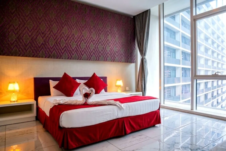 2 Bedrooms Royal Apartment with city view