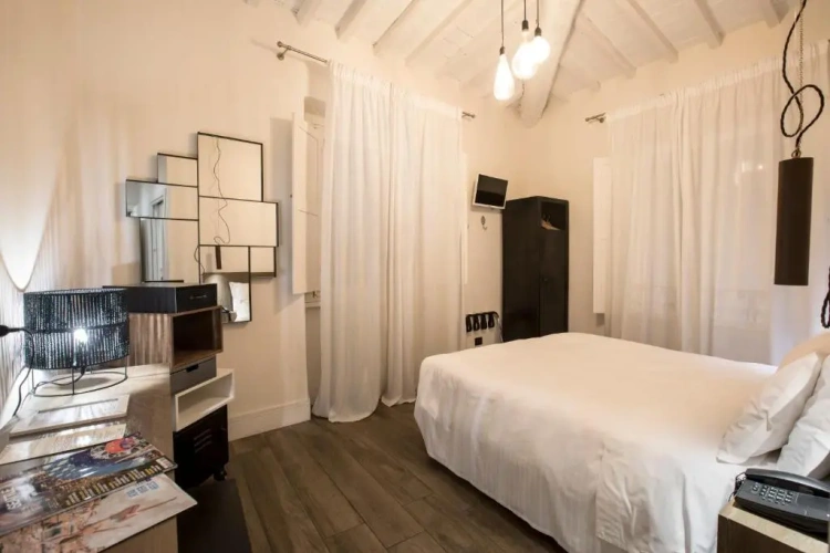 Deluxe Double room with city view