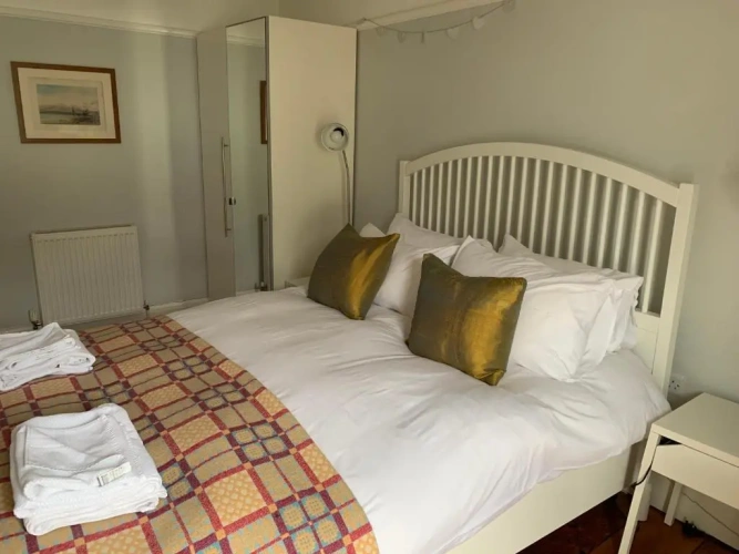 3 Bedrooms Cottage
