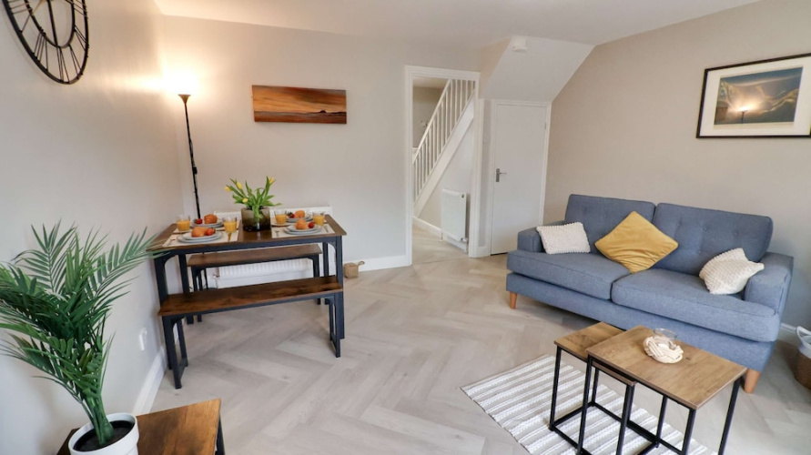 Modern House In Hartlepool With Private Parking
