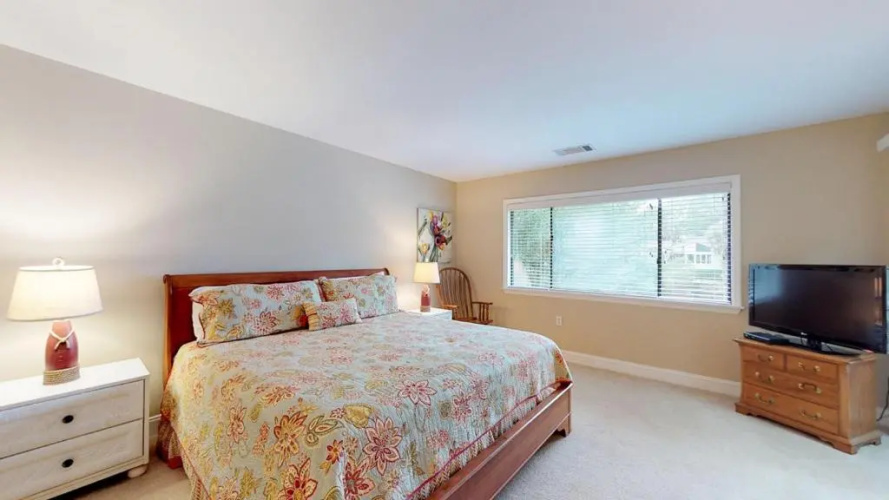 495 Captains Cove
