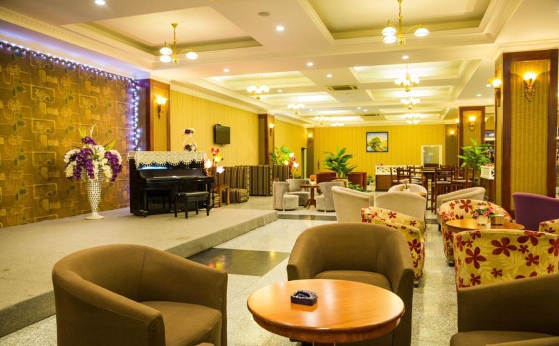 May Plaza Hotel
