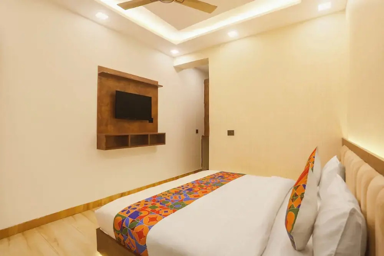Fabhotel Sugar Inn