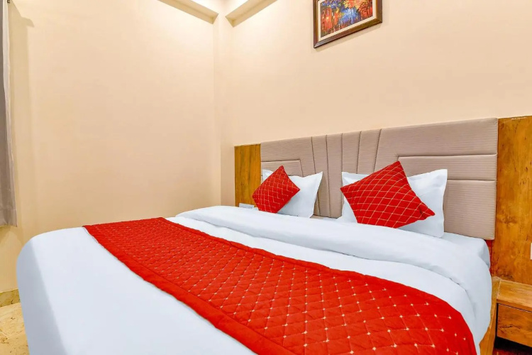 Fabhotel Infinity Blue