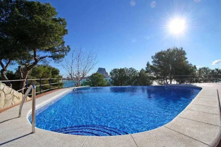 Calpe Puerto Blanco 3000