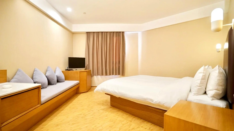 2 Bedrooms Double Suite