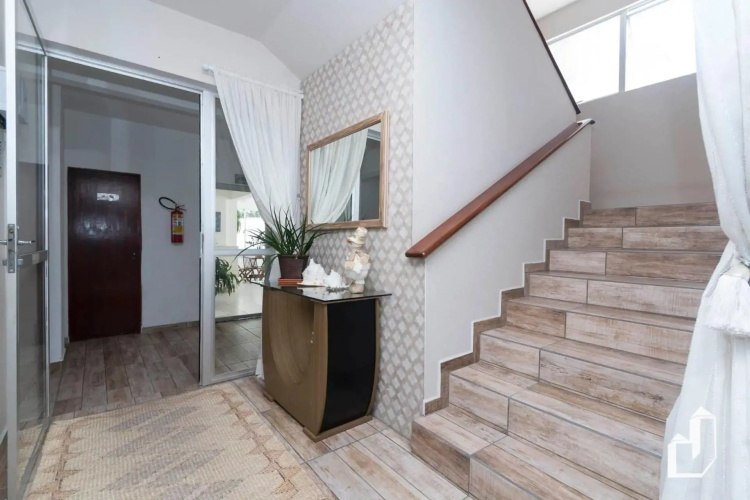 Apartamento com 02 dormitórios
