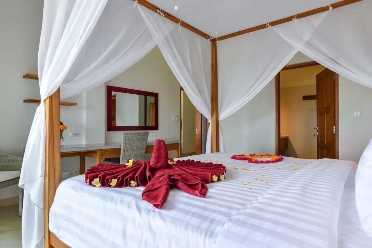 3 Bedrooms Luxury Apartment beachfront