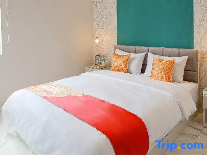 Roso Tentrem by Calli Rooms