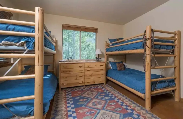 The Fields - 110 is a Cozy Mountain Condo With Access to Everything - Community Hot Tub