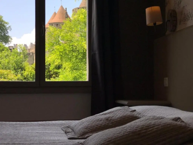 Standard Double room with city view