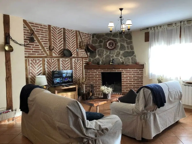 3 Bedrooms Cottage