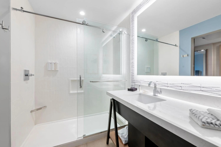 Cambria Hotel Austin Downtown photo 9