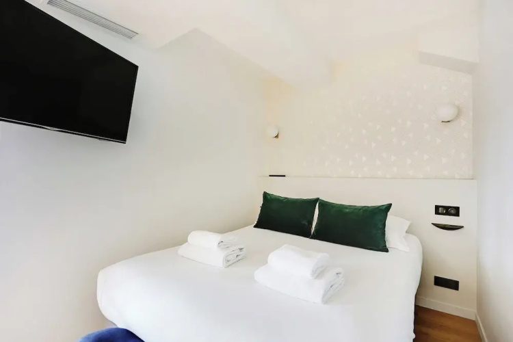 Apartment for 6 People in Paris