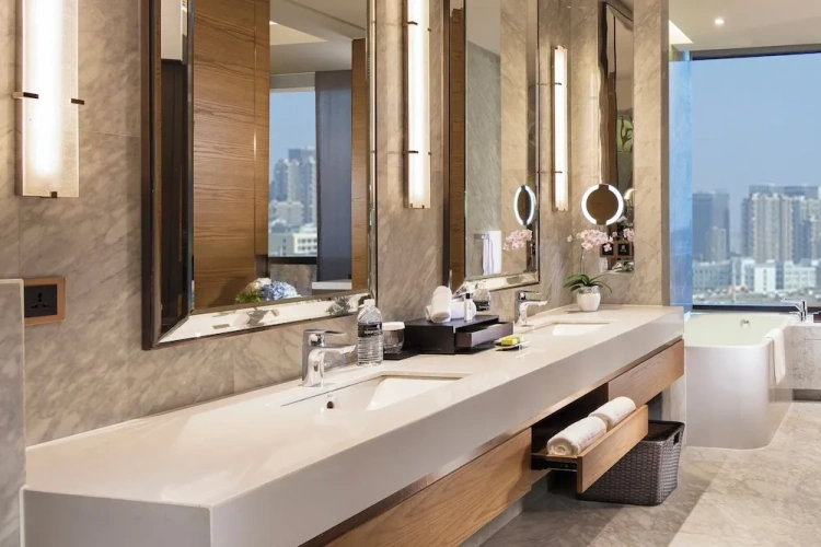 Classic Double room with city view