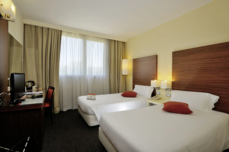 La Meridiana Bleisure Hotel