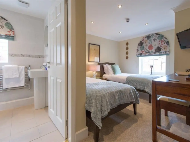 Standard Twin room