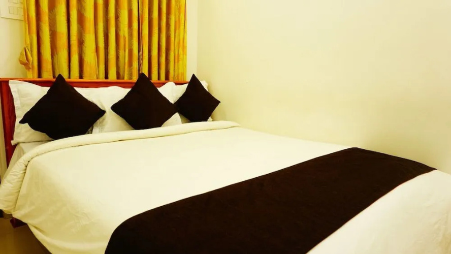 Thayamkery's Royal inn