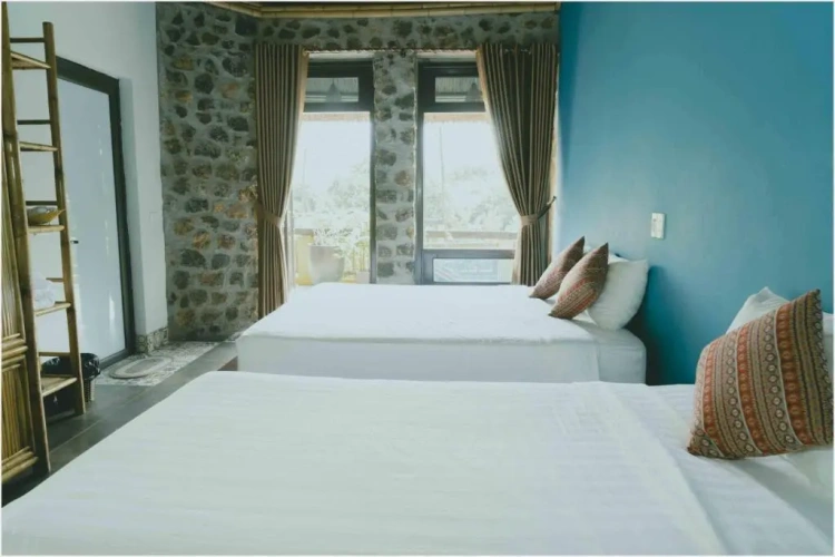 Standard Triple room with balcony