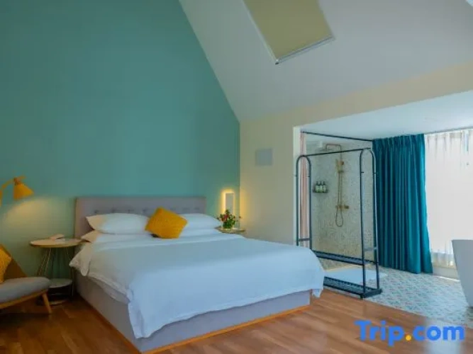 Standard room with view