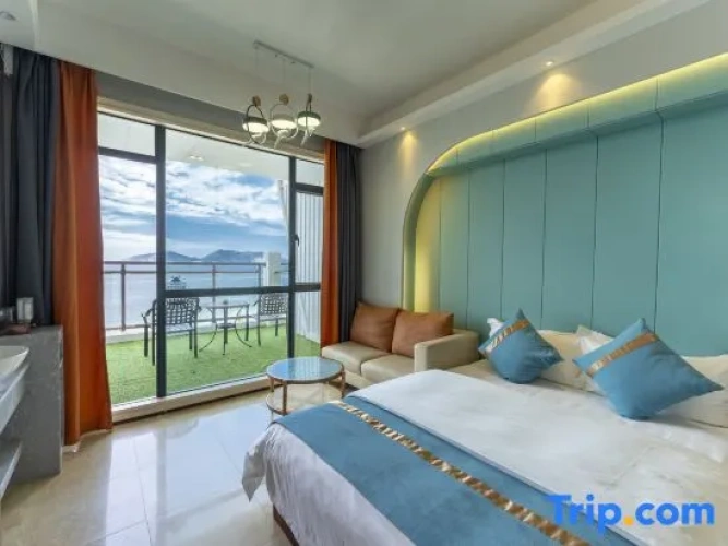 Standard Twin room seafront