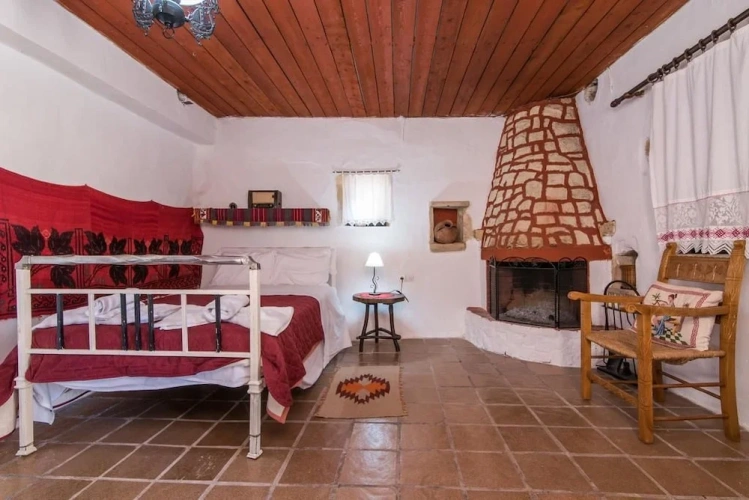 2 Bedrooms Cottage
