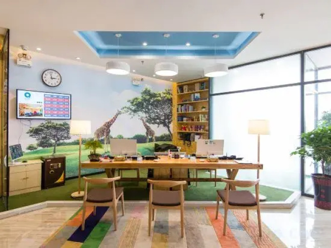 Wonderland Hotel