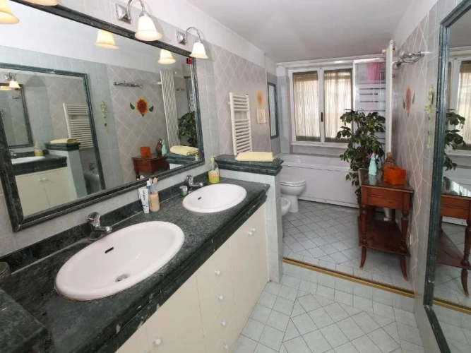 2 Bedrooms Cottage