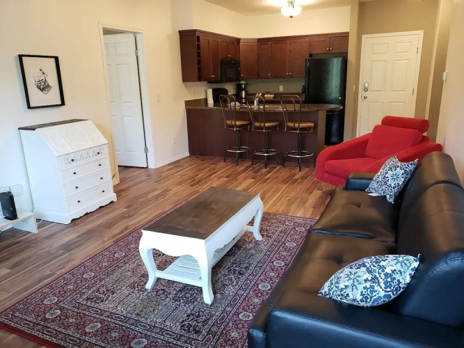 Pinnacle Pointe - By Vacations Kelowna