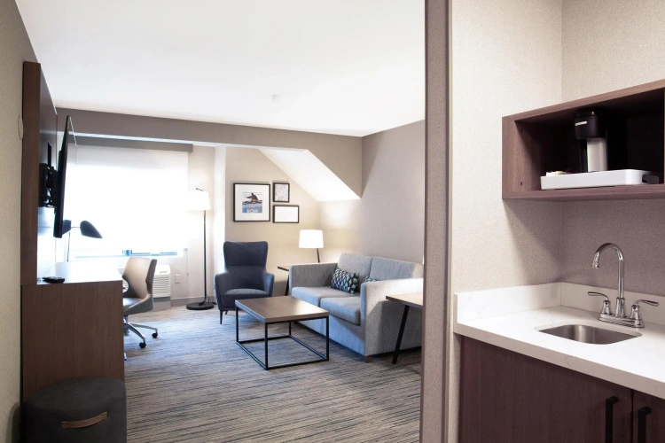 1 Bedroom Quadruple Suite