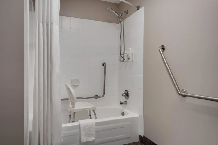 Days Inn by Wyndham Kelowna photo 10