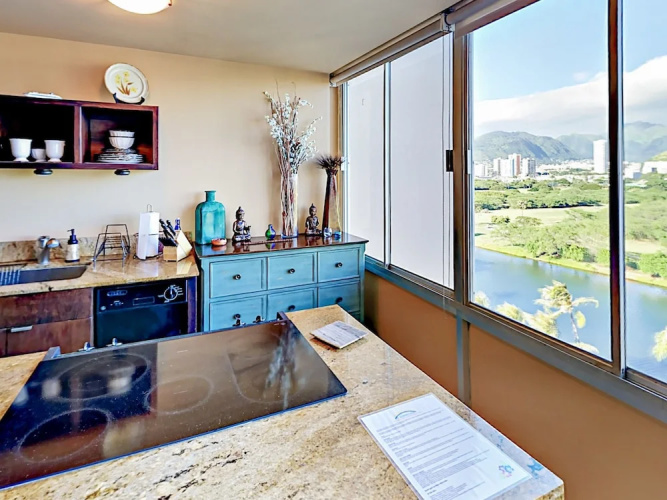 Waikiki Getaway - Studio Condo