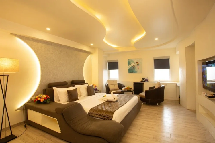 Standard Club room