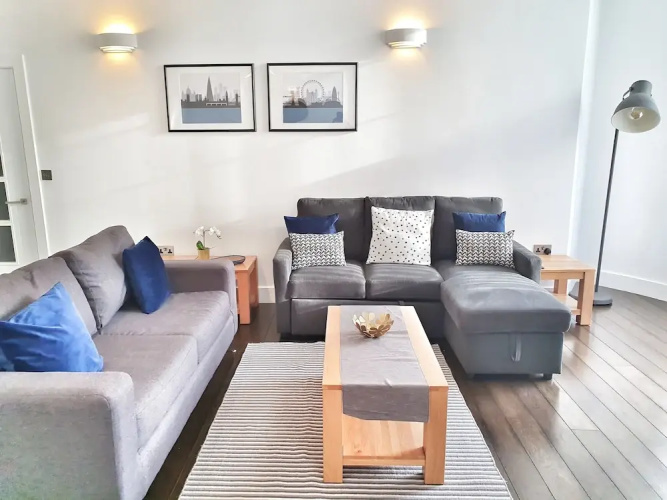 Urbane Spacious Executive Apartment