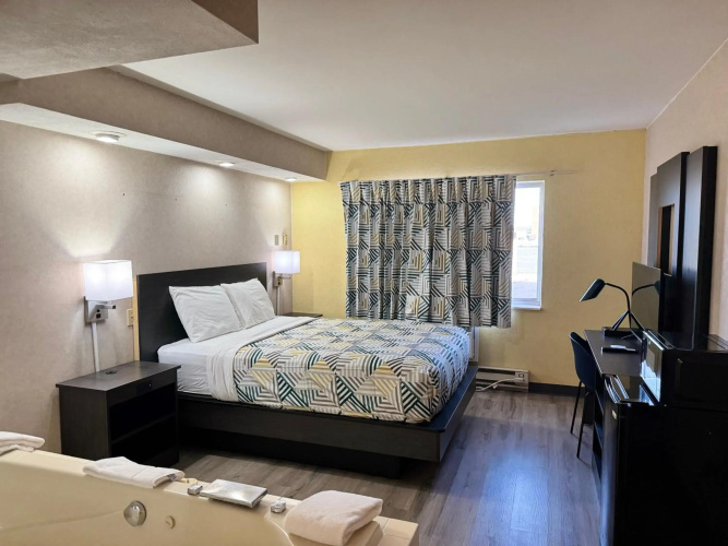 Motel 6 Eau Claire, WI