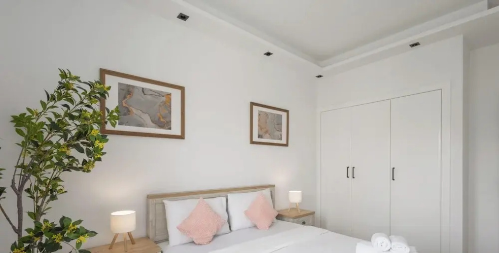 LUX The Serene Springs Villa