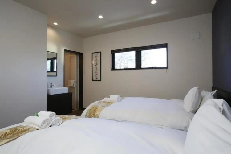 3 Bedrooms Apartment